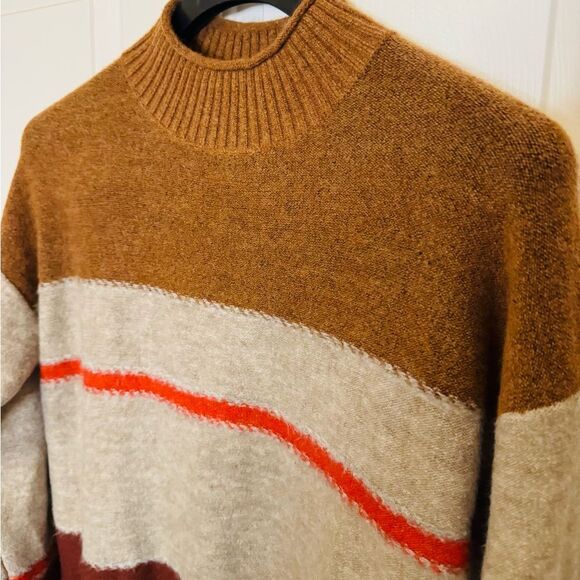 Universal Thread sweater size Medium NWOT - Picture 2 of 8